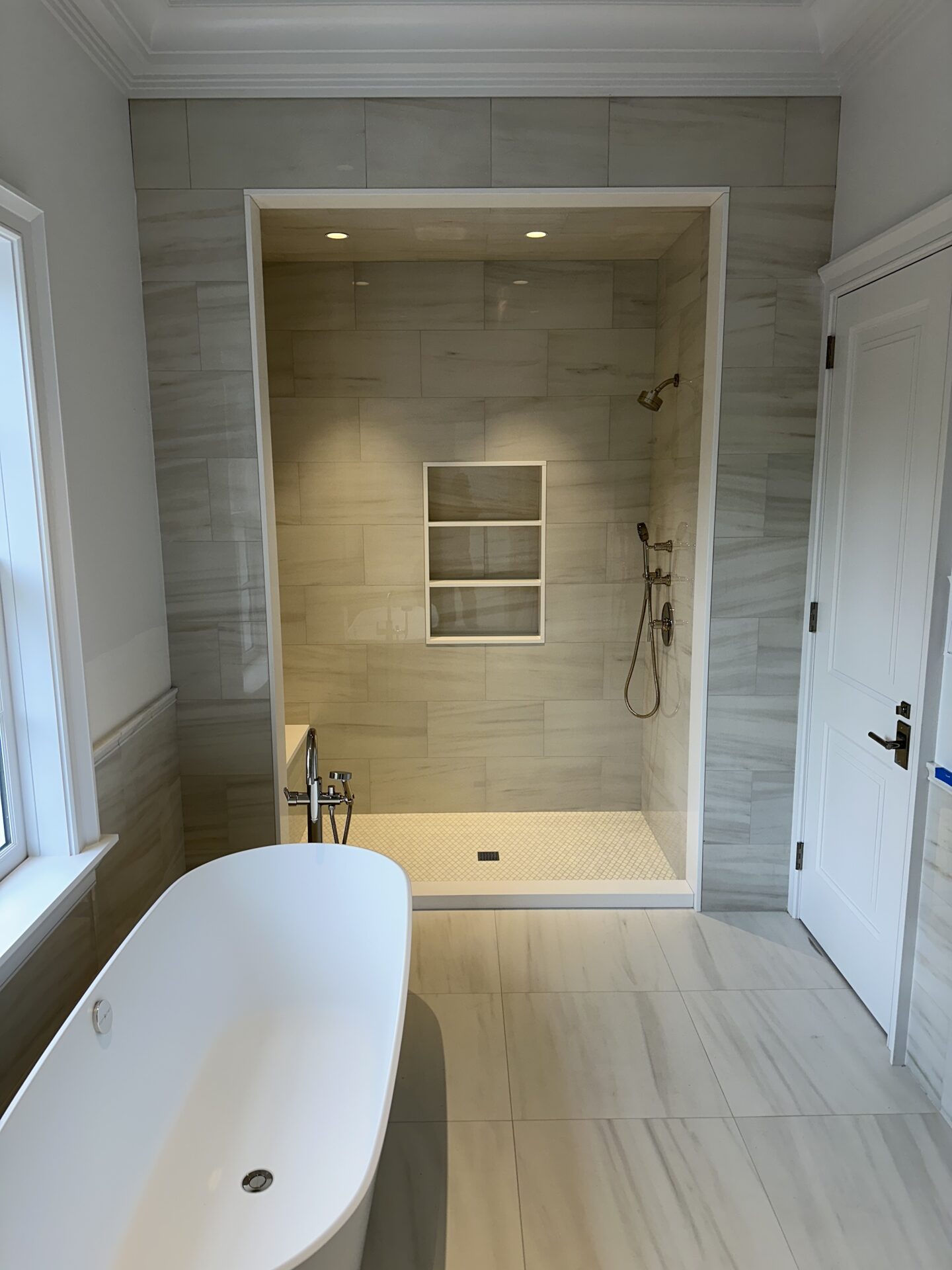 Porcelain vs Ceramic vs Natural Stone